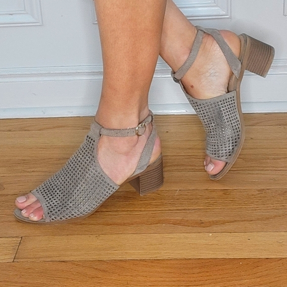 Steve Madden BARLOW 2" Block Heel Open Toe Ankle Booties Size 8.5M Brown - Picture 1 of 8